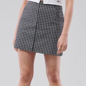 HOLLISTER Black Plaid Skirt | S
